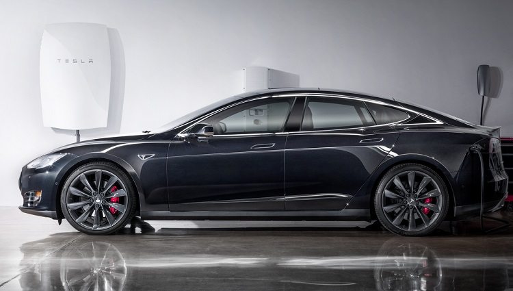 Tesla pomaga domowej rewolucji energetyczne