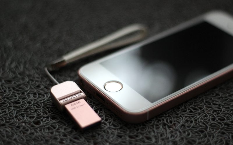 ADATA i-Memory AI920 — test pendrive’a dla iPhone’a