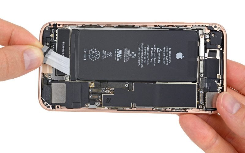 iFixit rozebrał iPhone 8 i ocenił stopień trudności naprawy