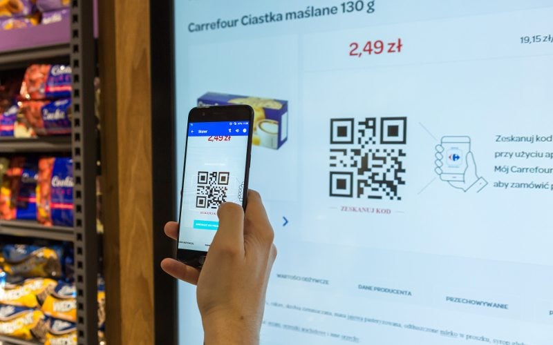 Carrefour wprowadza zakupy w aplikacji, odbiór osobisty i odbiór w automacie zakupowym
