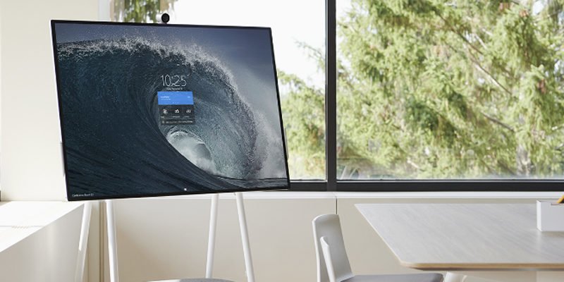 Surface Hub 2 z wymiennymi częściami
