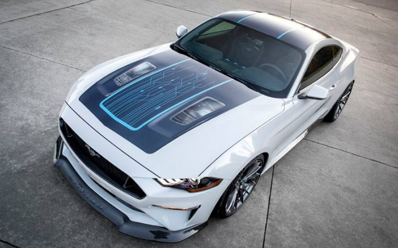 Elektryczny Mustang z manualną skrzynią biegów wygląda przepięknie