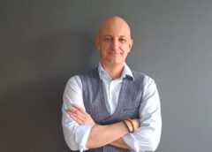 Lider mówi jedno, pracownik słyszy drugie. Skąd biorą się nieporozumienia w zespołach?